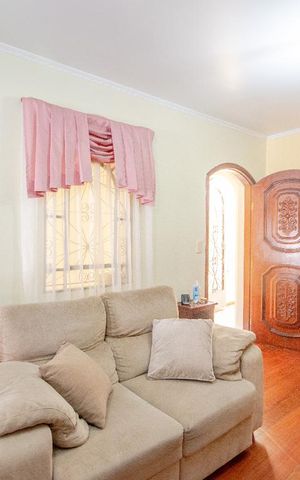 Casa à venda com 200m², 3 quartos e 2 vagasSala