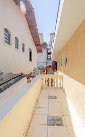 Casa à venda com 200m², 3 quartos e 2 vagasVaranda
