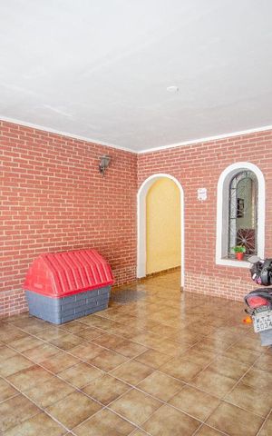 Casa à venda com 200m², 3 quartos e 2 vagasGaragem
