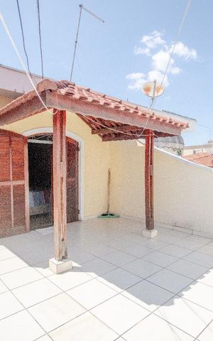 Casa à venda com 200m², 3 quartos e 2 vagasVaranda