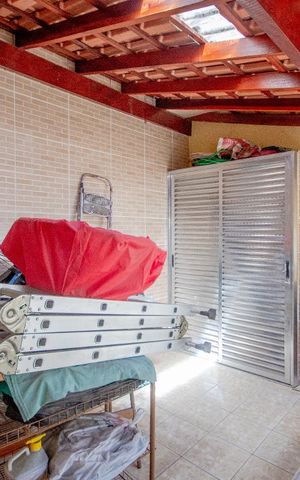 Casa à venda com 200m², 3 quartos e 2 vagasTerraço