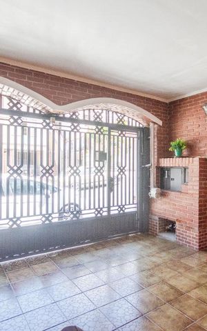 Casa à venda com 200m², 3 quartos e 2 vagasGaragem