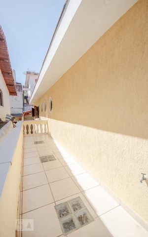 Casa à venda com 200m², 3 quartos e 2 vagasVaranda