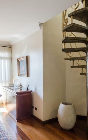 Apartamento à venda com 332m², 3 quartos e 3 vagas Apartamento à venda com 332m², 3 quartos e 3 vagasSala