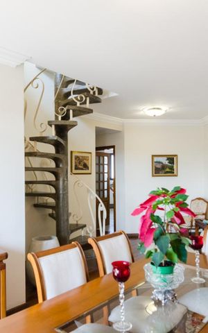 Apartamento à venda com 332m², 3 quartos e 3 vagas Apartamento à venda com 332m², 3 quartos e 3 vagasSala