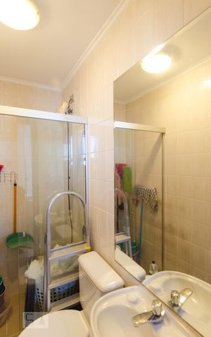 Apartamento à venda com 332m², 3 quartos e 3 vagas Apartamento à venda com 332m², 3 quartos e 3 vagasBanheiro de serviço