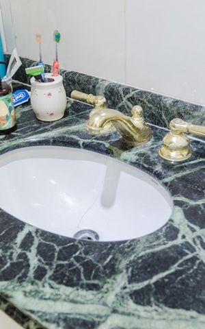 Apartamento à venda com 332m², 3 quartos e 3 vagas Apartamento à venda com 332m², 3 quartos e 3 vagasBanheiro da suíte
