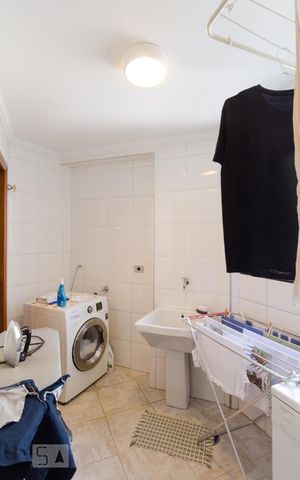 Apartamento à venda com 332m², 3 quartos e 3 vagas Apartamento à venda com 332m², 3 quartos e 3 vagasÁrea de serviço