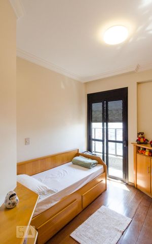 Apartamento à venda com 332m², 3 quartos e 3 vagas Apartamento à venda com 332m², 3 quartos e 3 vagasQuarto 3