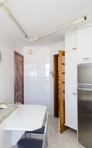 Apartamento à venda com 332m², 3 quartos e 3 vagas Apartamento à venda com 332m², 3 quartos e 3 vagasCozinha