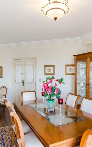 Apartamento à venda com 332m², 3 quartos e 3 vagas Apartamento à venda com 332m², 3 quartos e 3 vagasSala
