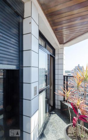 Apartamento à venda com 332m², 3 quartos e 3 vagas Apartamento à venda com 332m², 3 quartos e 3 vagasVaranda