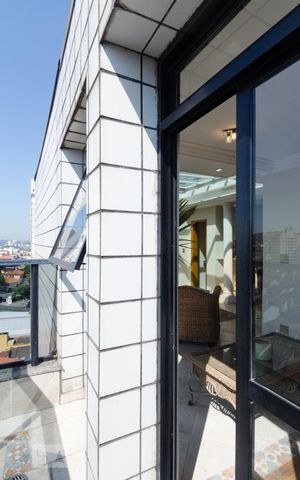 Apartamento à venda com 332m², 3 quartos e 3 vagas Apartamento à venda com 332m², 3 quartos e 3 vagasVaranda