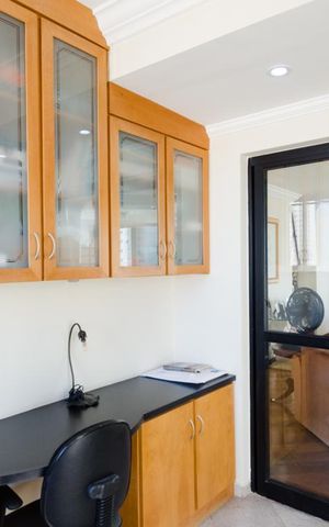 Apartamento à venda com 332m², 3 quartos e 3 vagas Apartamento à venda com 332m², 3 quartos e 3 vagasHome office