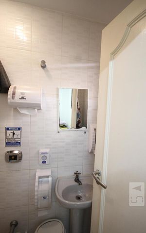 Casa à venda com 250m², 3 quartos e 2 vagasBanheiro de Serviço