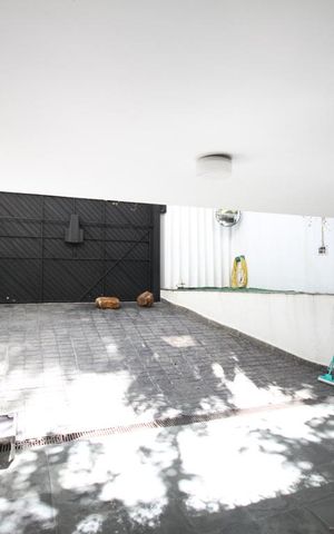 Casa à venda com 250m², 3 quartos e 2 vagasGaragem