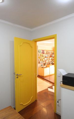 Casa à venda com 250m², 3 quartos e 2 vagasEscritório