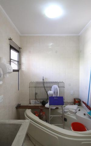 Casa à venda com 250m², 3 quartos e 2 vagasSuíte