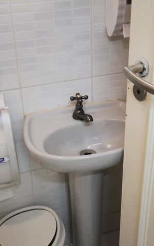 Casa à venda com 250m², 3 quartos e 2 vagasBanheiro de Serviço