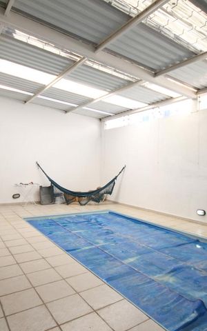 Casa à venda com 250m², 3 quartos e 2 vagasPiscina