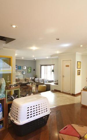 Casa à venda com 250m², 3 quartos e 2 vagasSala