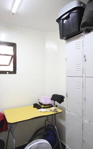 Casa à venda com 250m², 3 quartos e 2 vagasQuarto de Serviço