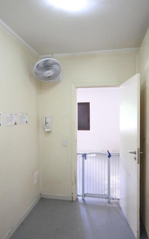 Casa à venda com 250m², 3 quartos e 2 vagasCloset
