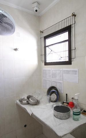 Casa à venda com 250m², 3 quartos e 2 vagasSuíte