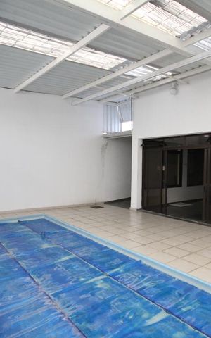 Casa à venda com 250m², 3 quartos e 2 vagasPiscina