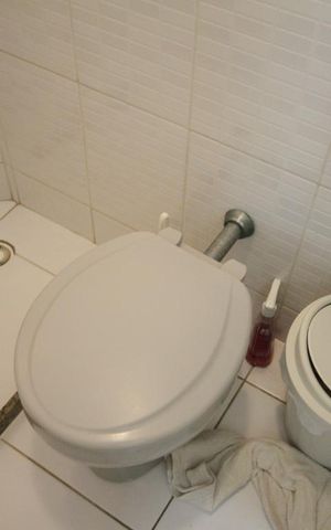 Casa à venda com 250m², 3 quartos e 2 vagasBanheiro de Serviço