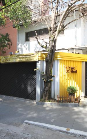 Casa à venda com 250m², 3 quartos e 2 vagasFachada