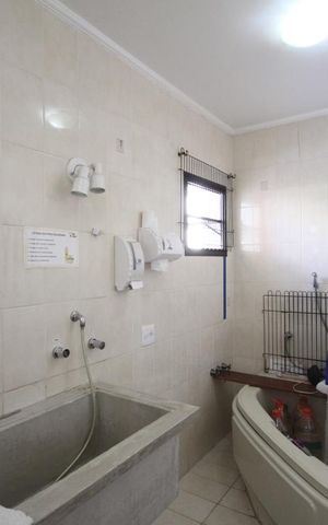 Casa à venda com 250m², 3 quartos e 2 vagasSuíte