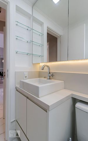 Apartamento para alugar com 60m², 2 quartos e 1 vaga Apartamento para alugar com 60m², 2 quartos e 1 vagaBanheiro