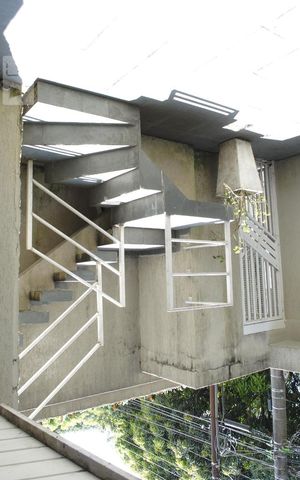 Casa à venda com 252m², 4 quartos e 5 vagasEscada
