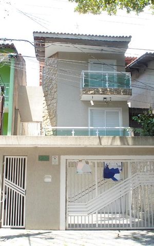 Casa à venda com 252m², 4 quartos e 5 vagasFachada