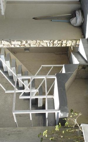 Casa à venda com 252m², 4 quartos e 5 vagasEscada