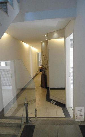 Casa à venda com 252m², 4 quartos e 5 vagasCorredor
