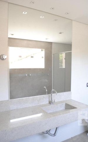 Casa à venda com 252m², 4 quartos e 5 vagasBanheiro da Suíte