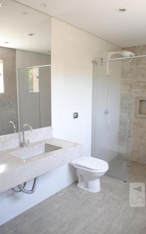 Casa à venda com 252m², 4 quartos e 5 vagasBanheiro da Suíte