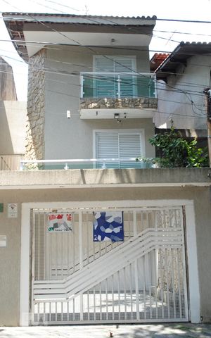 Casa à venda com 252m², 4 quartos e 5 vagasFachada