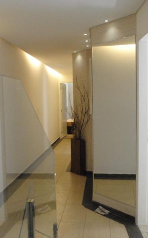 Casa à venda com 252m², 4 quartos e 5 vagasCorredor
