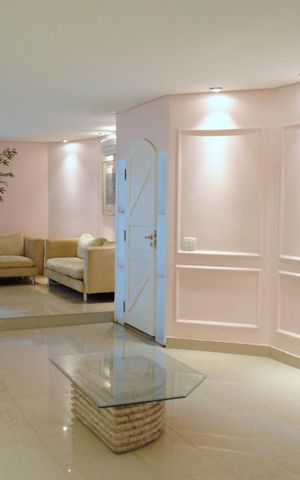 Casa à venda com 252m², 4 quartos e 5 vagasSala 1