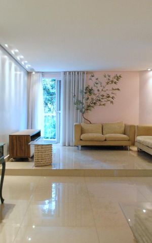 Casa à venda com 252m², 4 quartos e 5 vagasSala 1