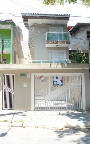 Casa à venda com 252m², 4 quartos e 5 vagasFachada
