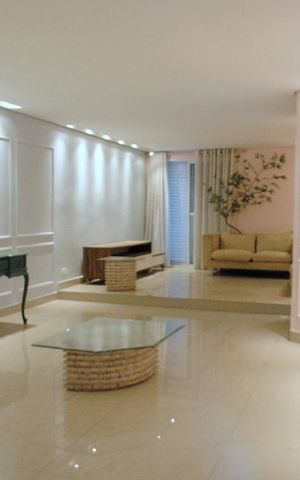 Casa à venda com 252m², 4 quartos e 5 vagasSala