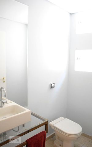 Casa à venda com 252m², 4 quartos e 5 vagasLavabo