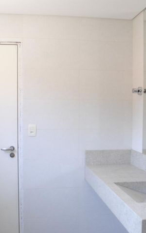 Casa à venda com 252m², 4 quartos e 5 vagasBanheiro da Suíte