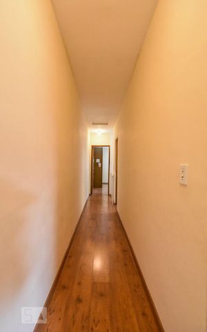 Casa à venda com 140m², 3 quartos e 2 vagasCorredor