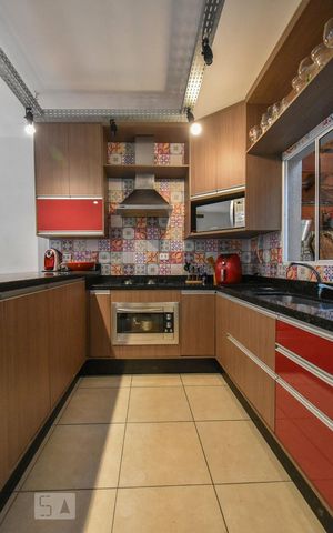 Casa à venda com 140m², 3 quartos e 2 vagasCozinha