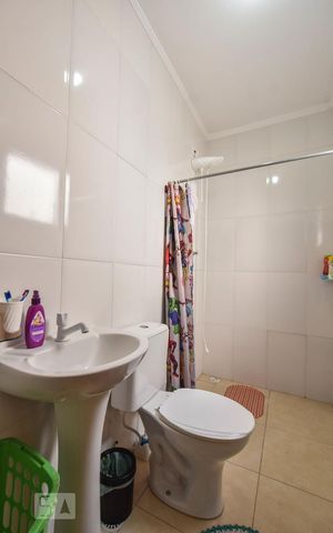 Casa à venda com 140m², 3 quartos e 2 vagasBanheiro 02
